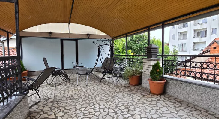 Šestosoban stan | 4zida