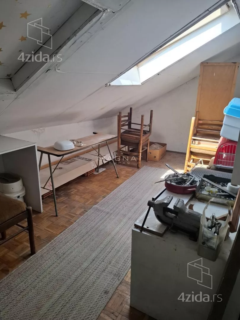 Četvoroiposoban stan | 4zida