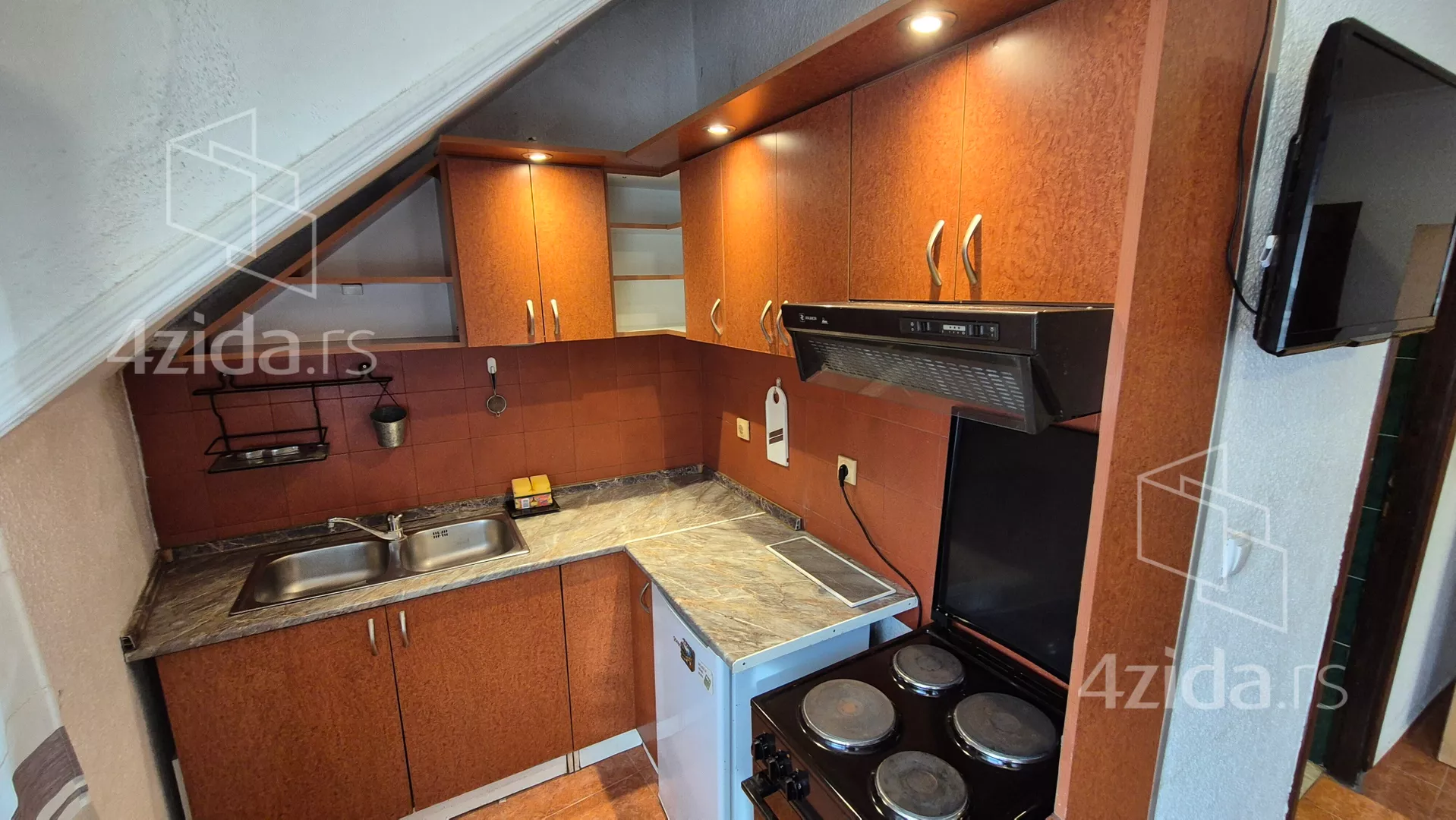 Jednoiposoban stan | 4zida