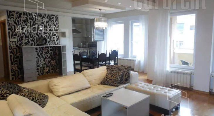 Četvoroiposoban stan | 4zida