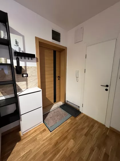 Milana Kerca 24 | 4zida.rs