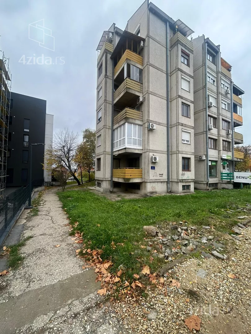 Dvoiposoban stan | 4zida