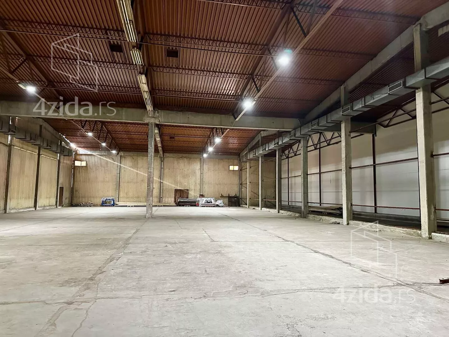 Poslovni prostor | 4zida