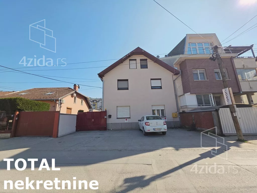 Plac | 4zida