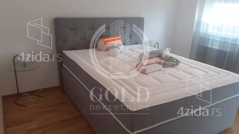 Četvoroiposoban stan | 4zida