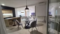 Šestosoban stan | 4zida