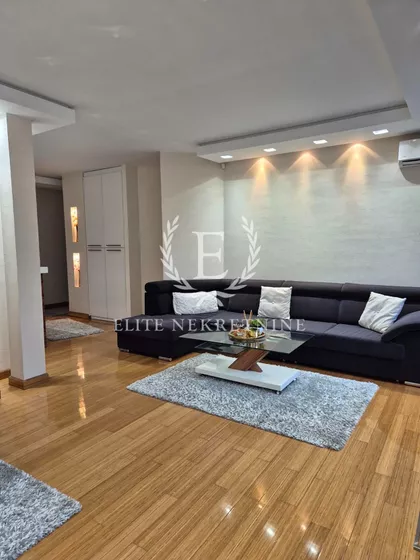 Astana Beli Dvor | 4zida.rs