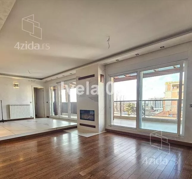 Petosoban stan | 4zida