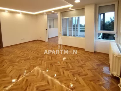 Jovana Stojsavljevića | 4zida.rs