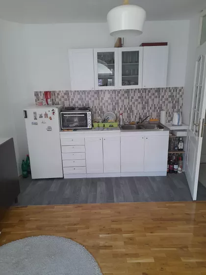 Lađarska | 4zida.rs