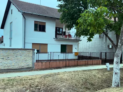 Zmaj Jovina 24A | 4zida.rs