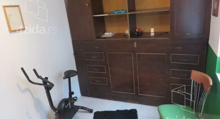 Šestosoban stan | 4zida