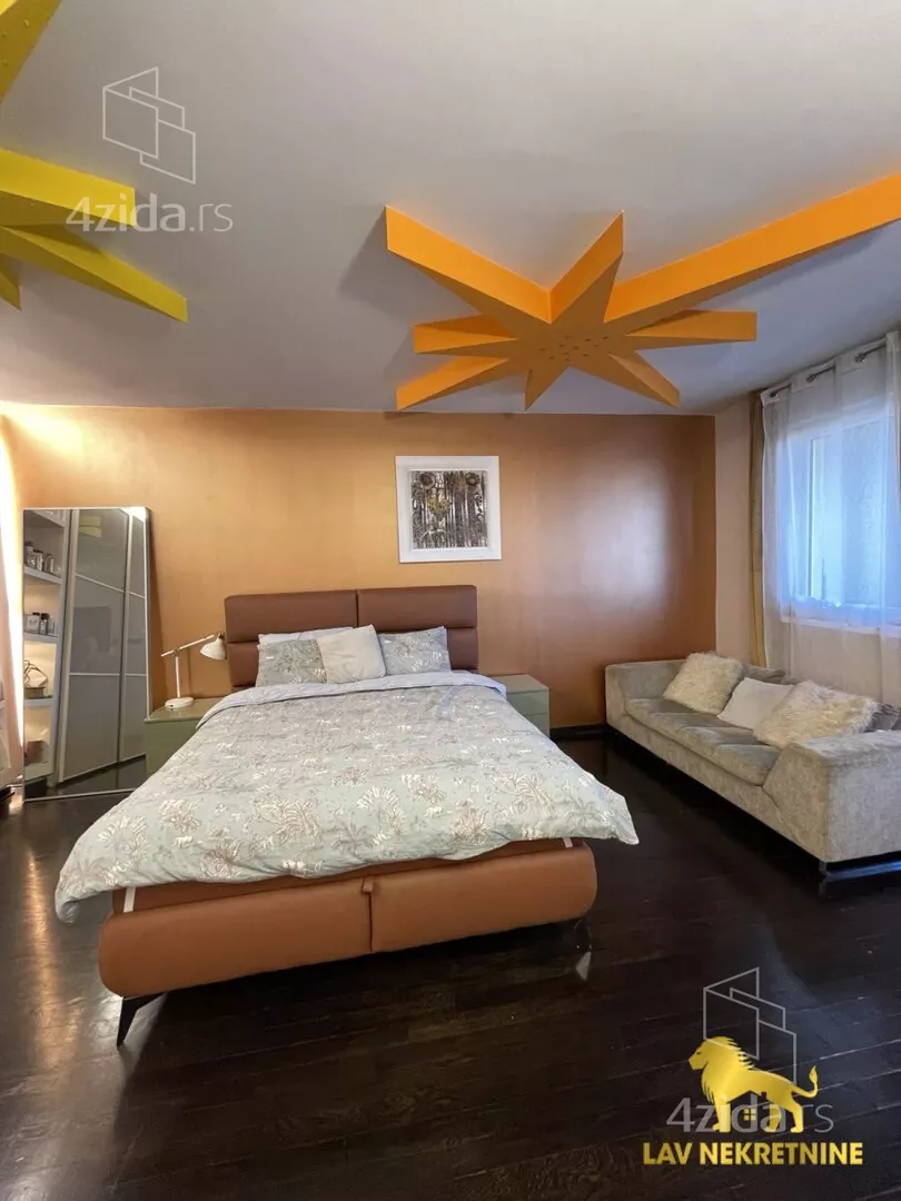 Šestosoban stan | 4zida