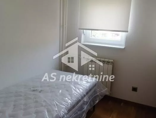 Četvoroiposoban stan | 4zida