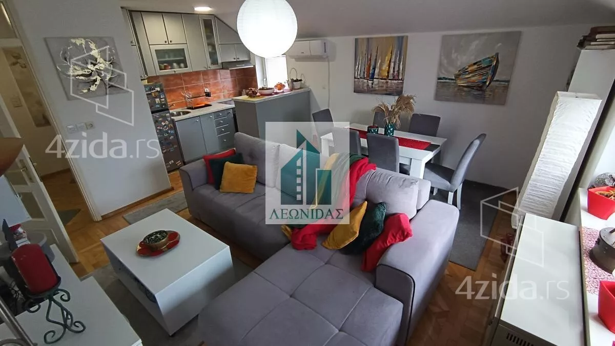 Dvoiposoban stan | 4zida