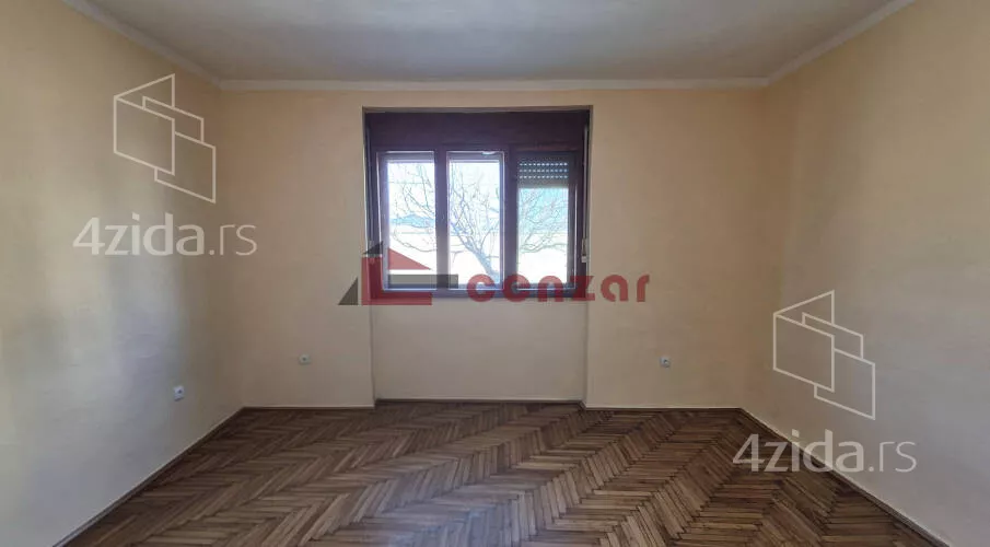 Продается 1-этажный дом, Bajmok, 47.000€, 185m² — фото