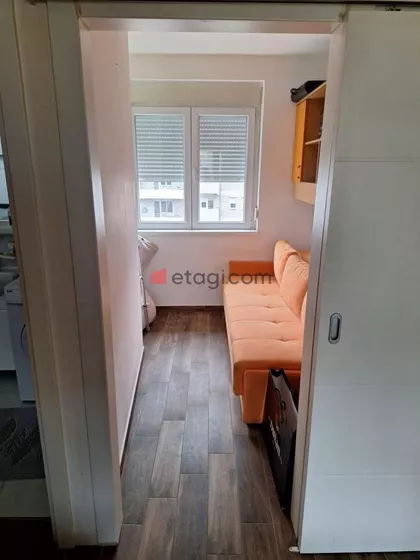 Crveni Pevac | 4zida.rs