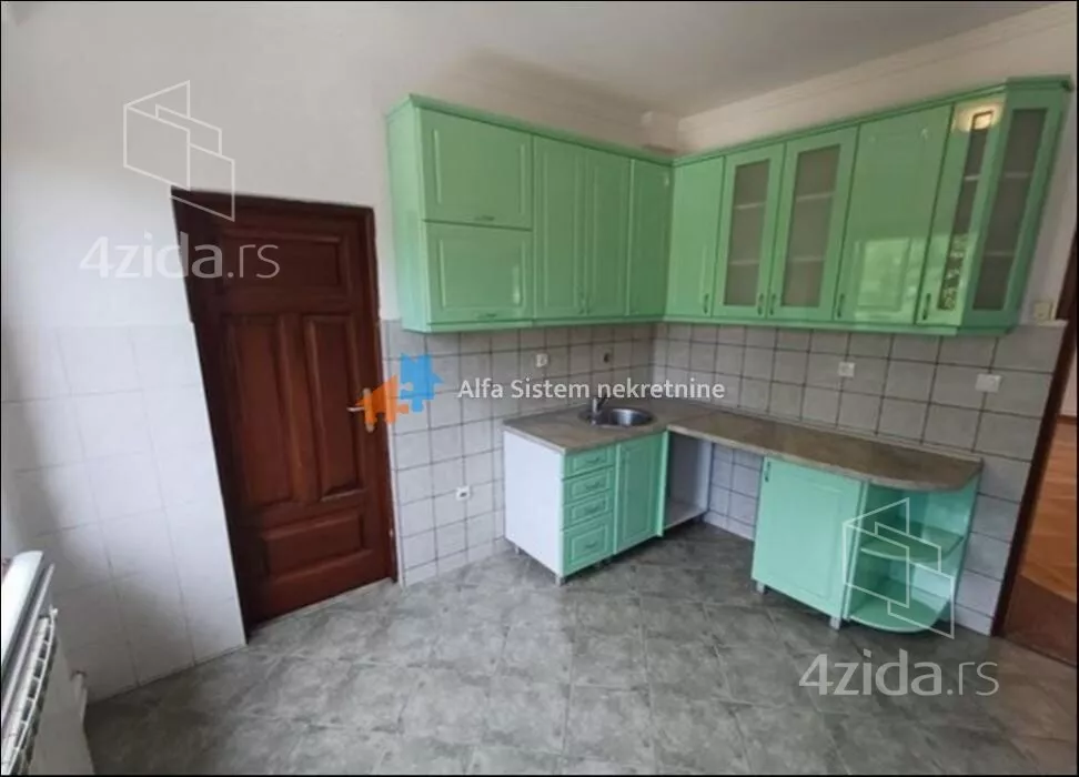 Šestosoban stan | 4zida