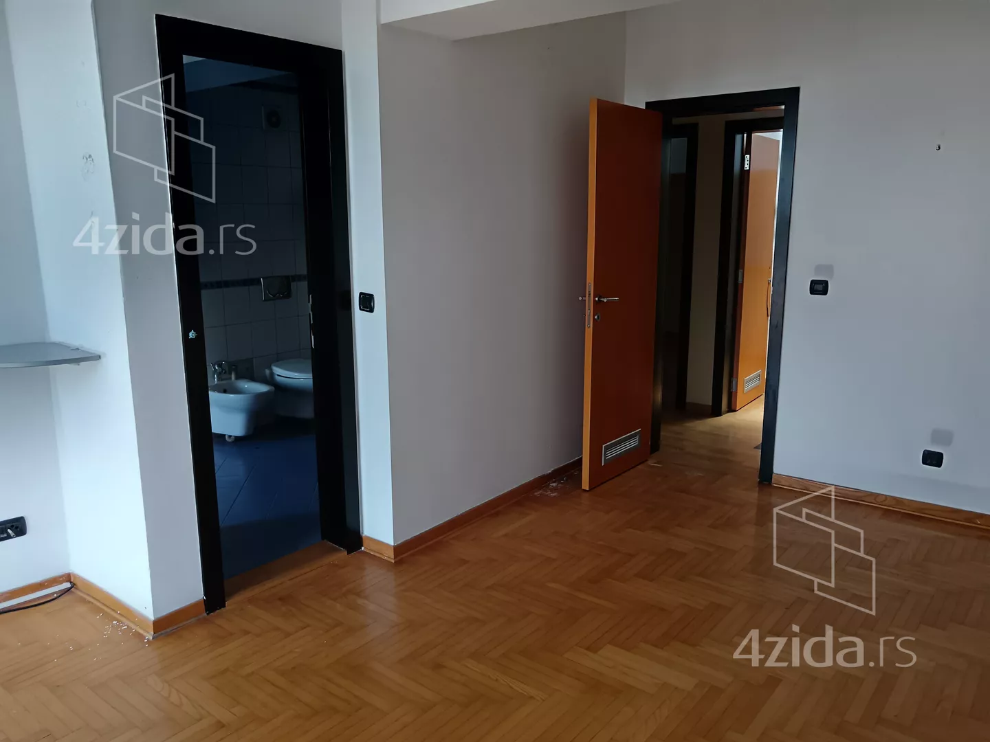 Šestosoban stan | 4zida