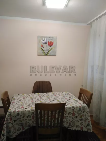 Pariske komune | 4zida.rs