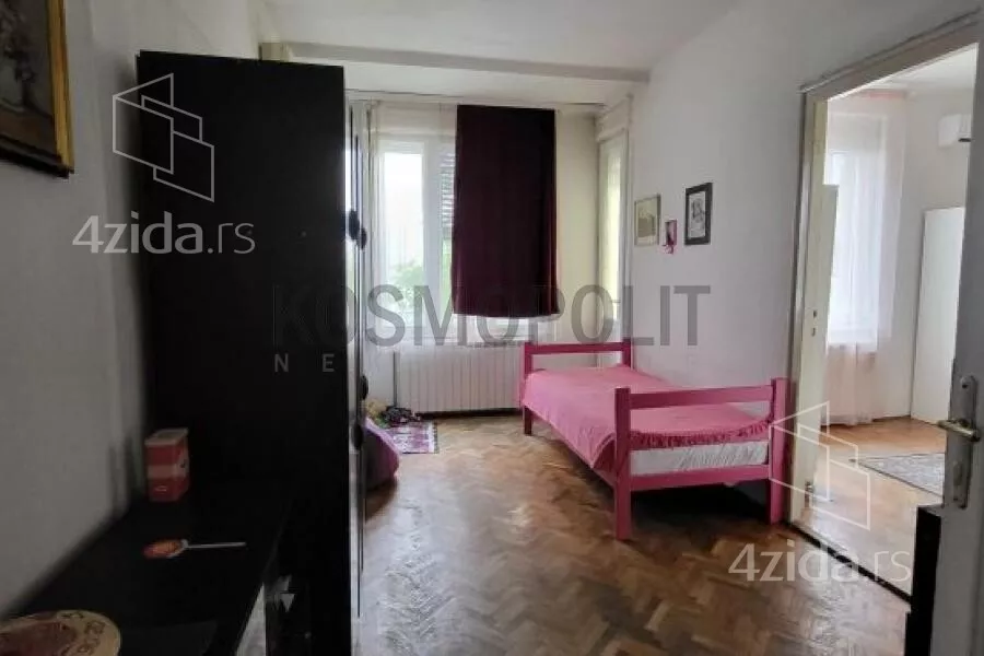 Četvoroiposoban stan | 4zida