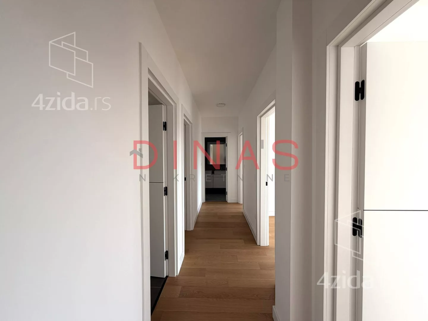 Petosoban stan | 4zida