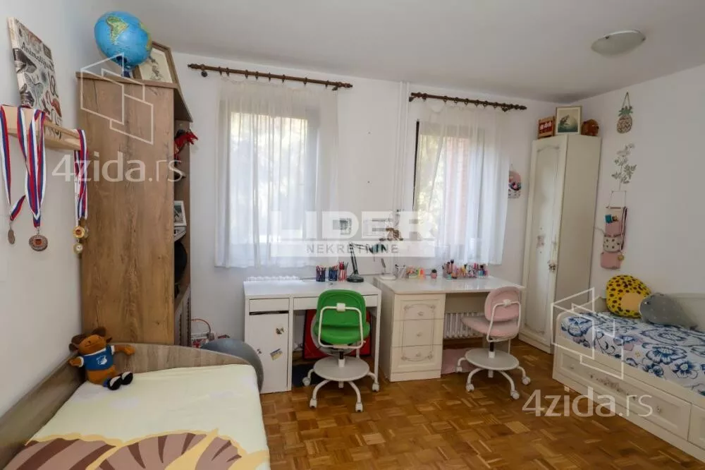 Troiposoban stan | 4zida