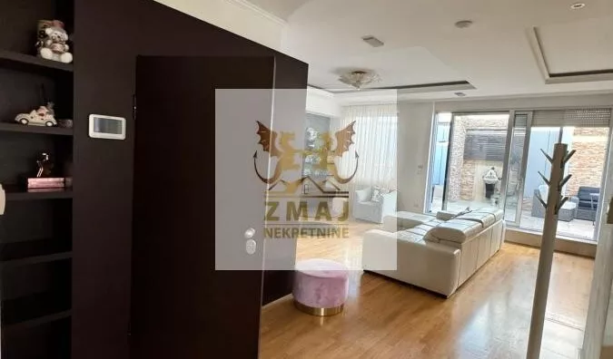 Sedmosoban stan | 4zida