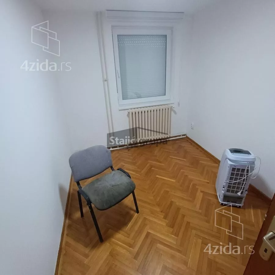Četvoroiposoban stan | 4zida