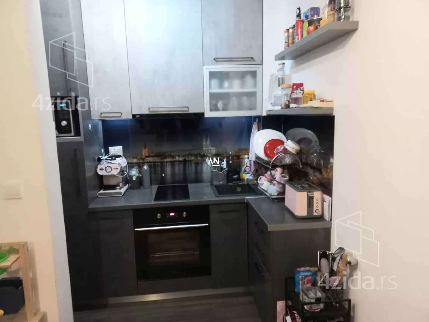 Jednoiposoban stan | 4zida