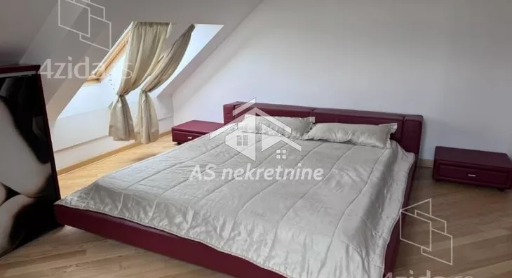 Četvoroiposoban stan | 4zida