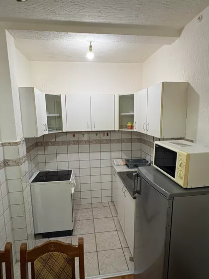 Trg Jakaba I Komora 28 | 4zida.rs