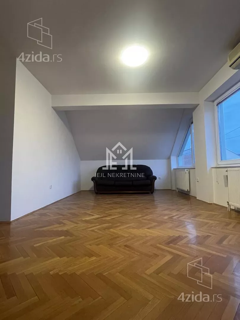 Šestosoban stan | 4zida