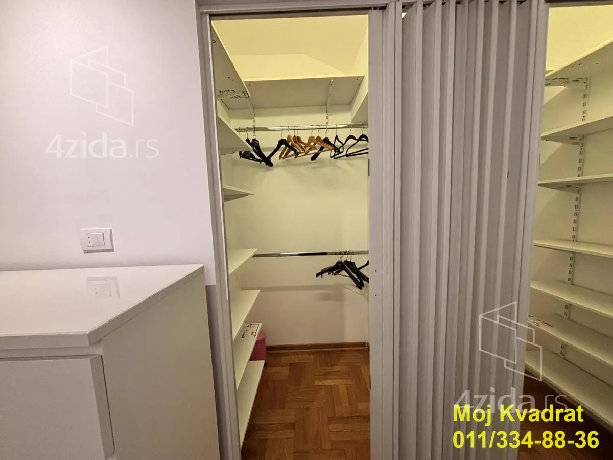 Četvoroiposoban stan | 4zida