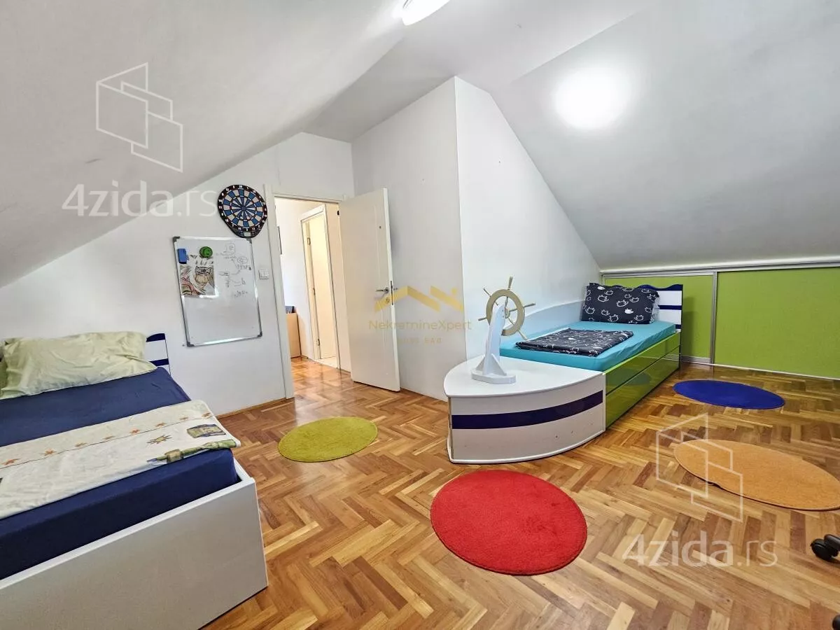 Petosoban stan | 4zida