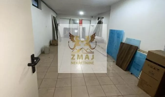 Poslovna zgrada | 4zida