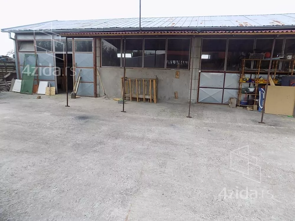 Poslovna zgrada | 4zida