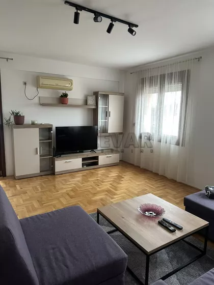 Učitelja Milina | 4zida.rs