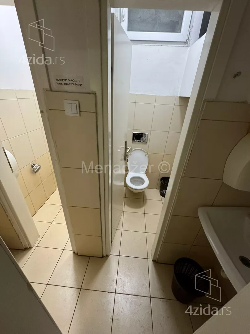 Poslovna zgrada | 4zida