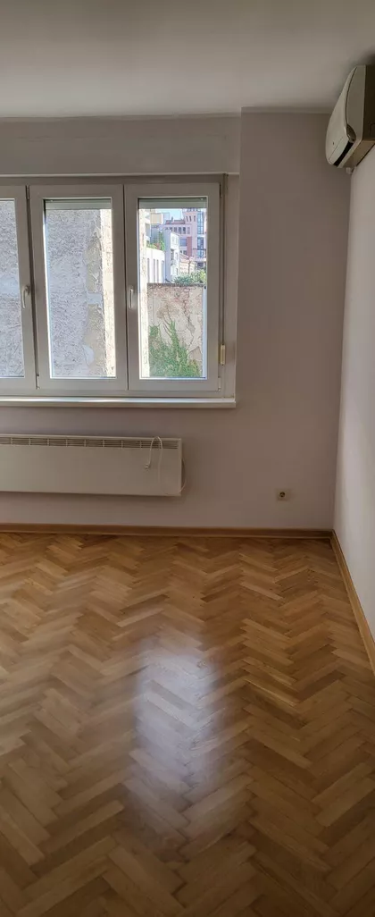 Cara Dušana | 4zida.rs