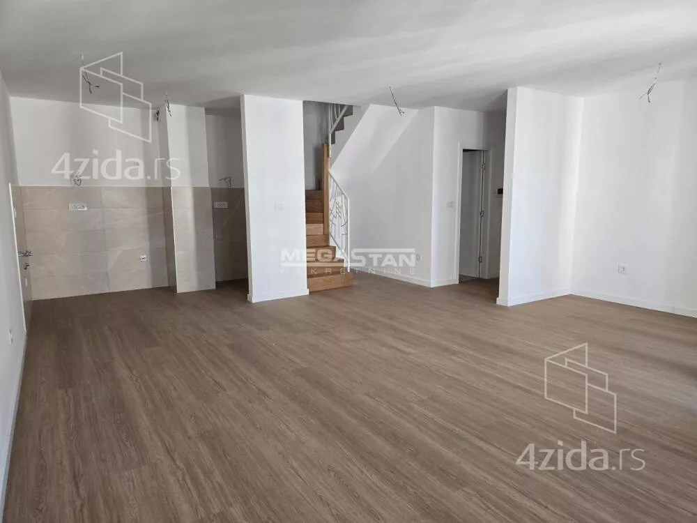 Četvoroiposoban stan | 4zida