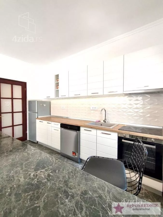 Petosoban stan | 4zida