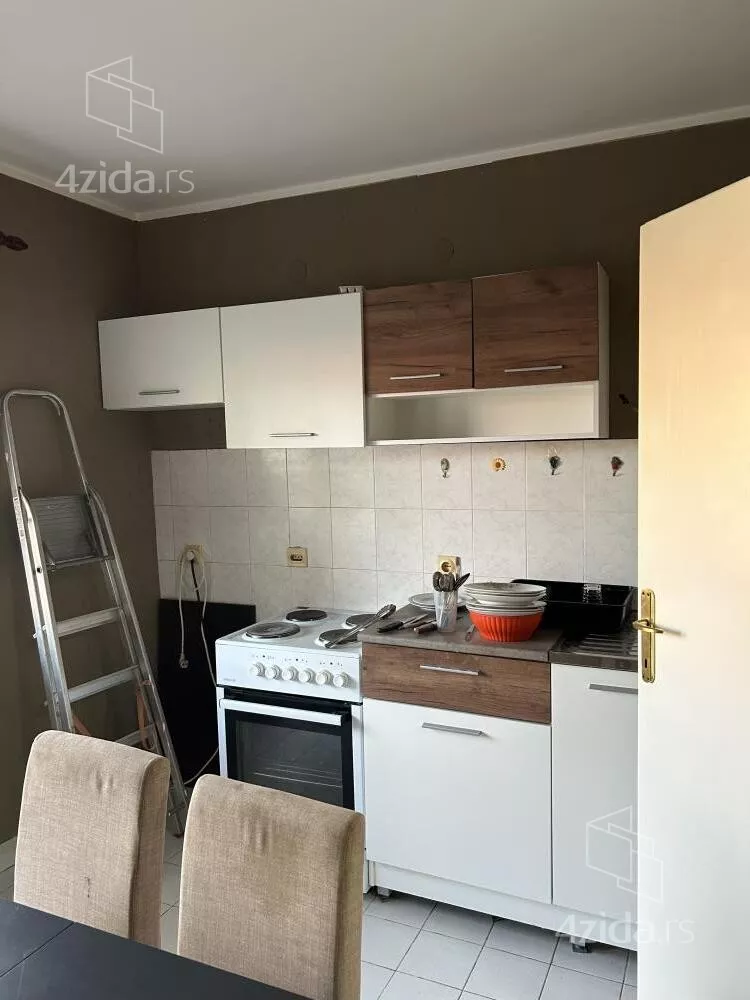 Četvoroiposoban stan | 4zida