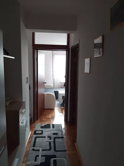 Trg Kralja Aleksandra Ujedinitelja 4 | 4zida.rs