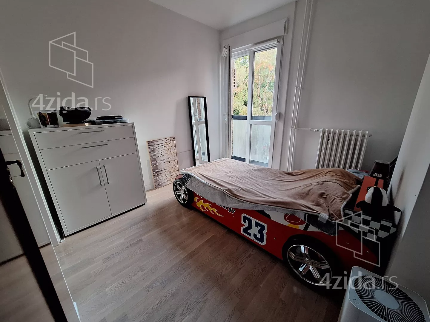 Troiposoban stan | 4zida