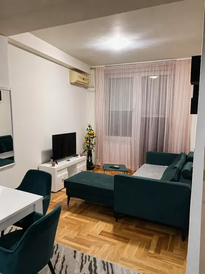 Crveni Krst Vračar | 4zida.rs