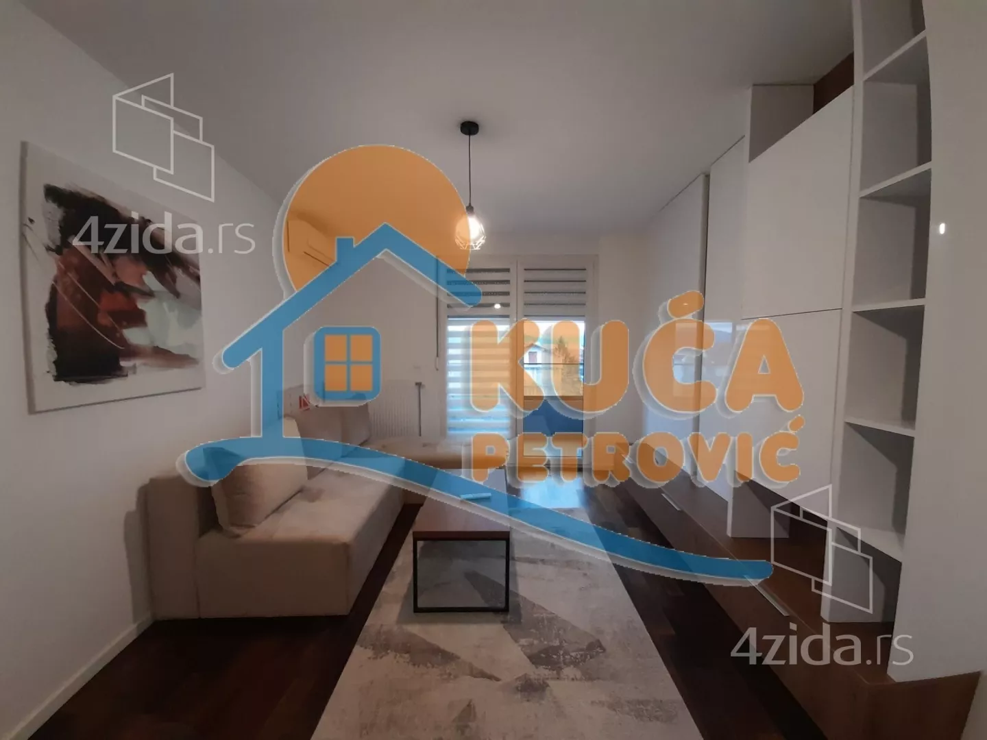 Jednoiposoban stan | 4zida