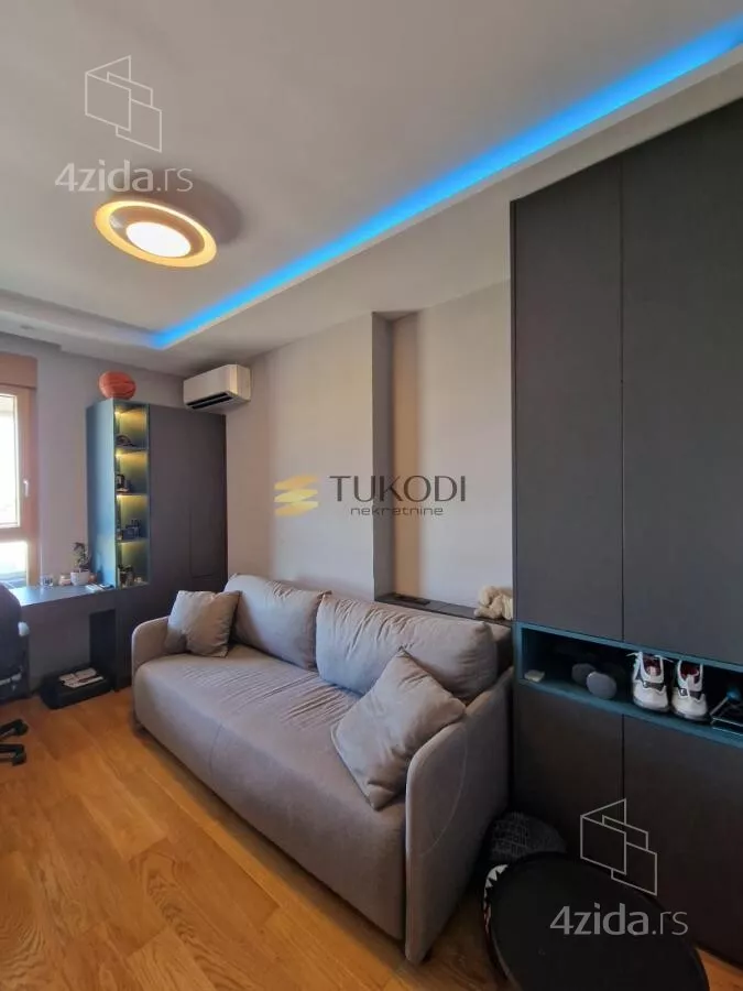 Petosoban stan | 4zida