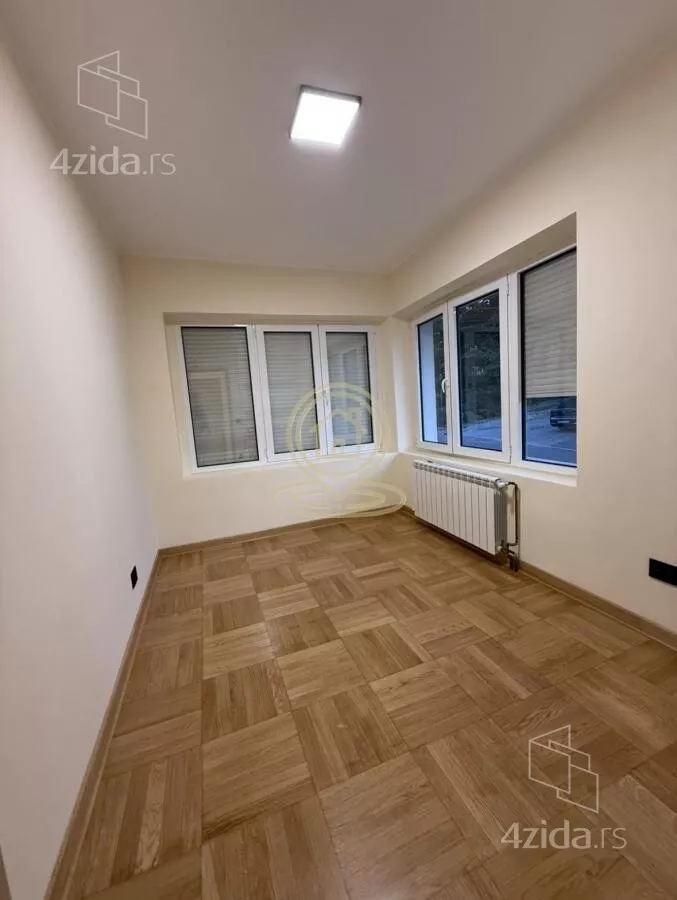 Četvoroiposoban stan | 4zida