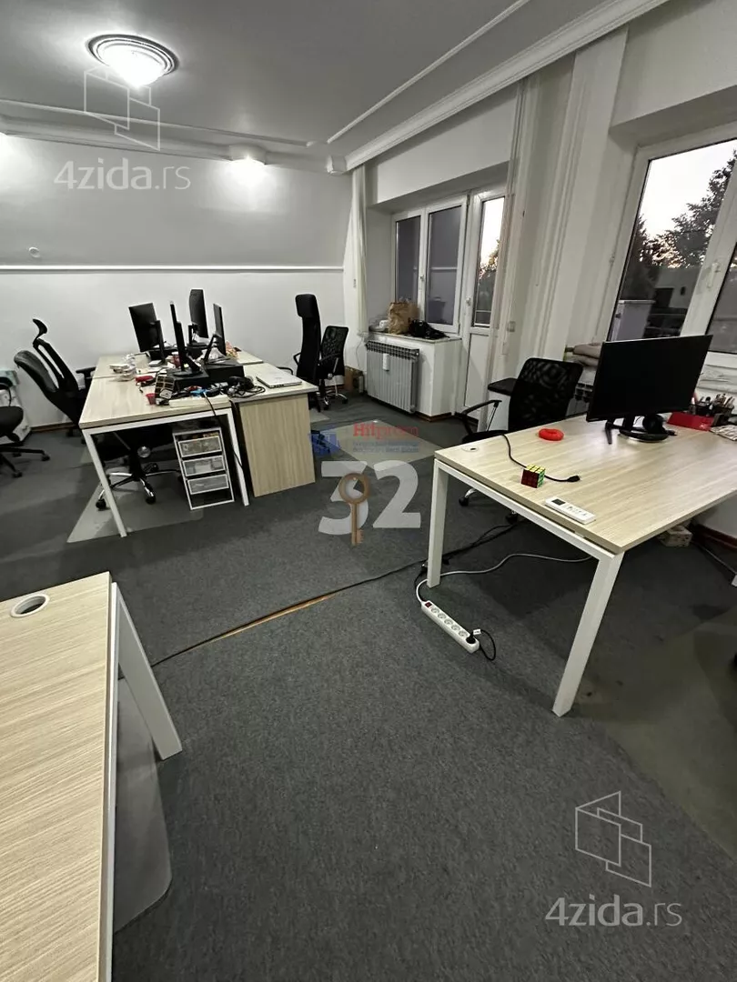 Petosoban stan | 4zida